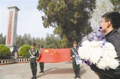 清明時(shí)節(jié)祭忠魂 ——各地群眾憑吊烈士陵園傳承先輩精神