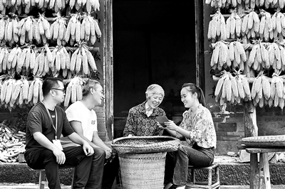 持續(xù)糾治養(yǎng)老社保領(lǐng)域腐敗問題 筑牢防火墻 護(hù)好養(yǎng)老錢