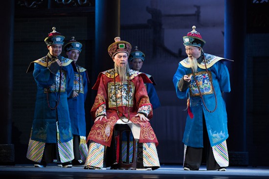 (黃梅戲舞臺劇《大清名相》演出劇照)