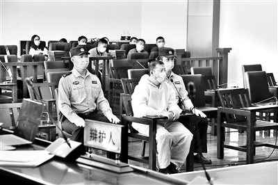 2020年9月17日，北京市城市河湖管理處原主任李運來職務犯罪案件在海淀區(qū)人民法院山后法庭公開審理。申雨霏 攝