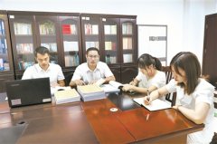 老鄉(xiāng)能否成為特定關(guān)系人 從廣西原來賓市城市建設(shè)開發(fā)投資有限責(zé)任公司董事長、總經(jīng)理?xiàng)钍绖偘刚f起