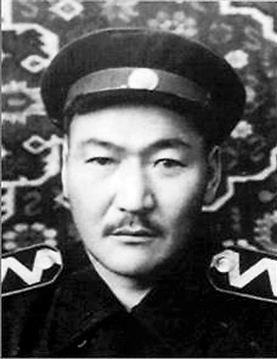 達(dá)列力汗·蘇古爾巴也夫像(資料圖片)新華社發(fā)