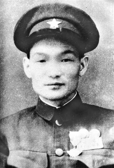 湯景仲肖像(資料照片)新華社發(fā)