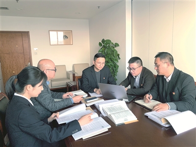 以“加班費”名義私分小金庫該當何罪