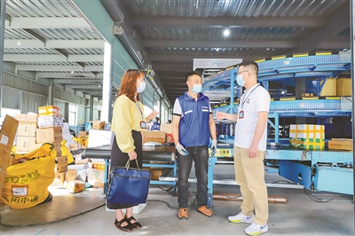 違規(guī)收送禮品禮金問題改頭換面、由明轉(zhuǎn)暗