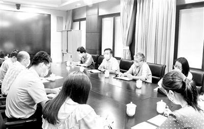 保持反腐敗政治定力 認(rèn)真履行監(jiān)督職責(zé)