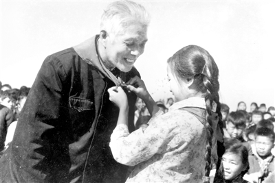 捧著一顆心來 不帶半根草去